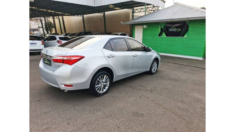 TOYOTA - COROLLA - 2015/2015 - Prata - R$ 88.000,00