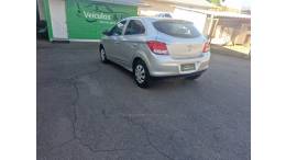 CHEVROLET - ONIX - 2013/2014 - Prata - R$ 44.500,00
