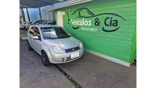 FORD - FIESTA - 2009/2010 - Prata - R$ 28.900,00