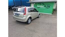 FORD - FIESTA - 2013/2014 - Prata - R$ 34.800,00