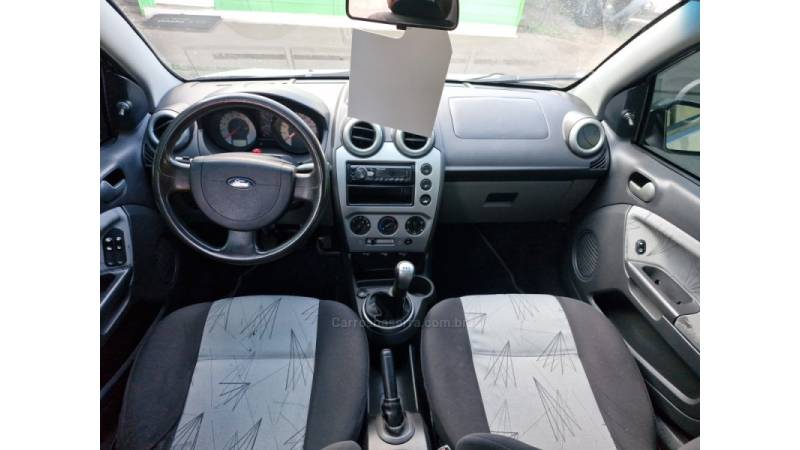 FORD - FIESTA - 2009/2010 - Prata - R$ 28.900,00