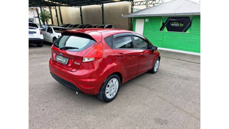 FORD - FIESTA - 2017/2017 - Vermelha - R$ 54.800,00