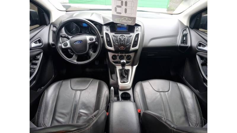 FORD - FOCUS - 2014/2015 - Cinza - R$ 59.800,00