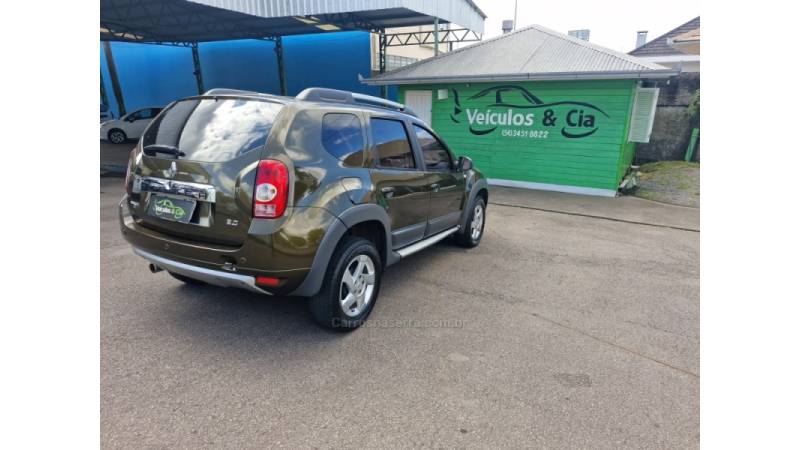 RENAULT - DUSTER - 2013/2014 - Verde - R$ 61.000,00