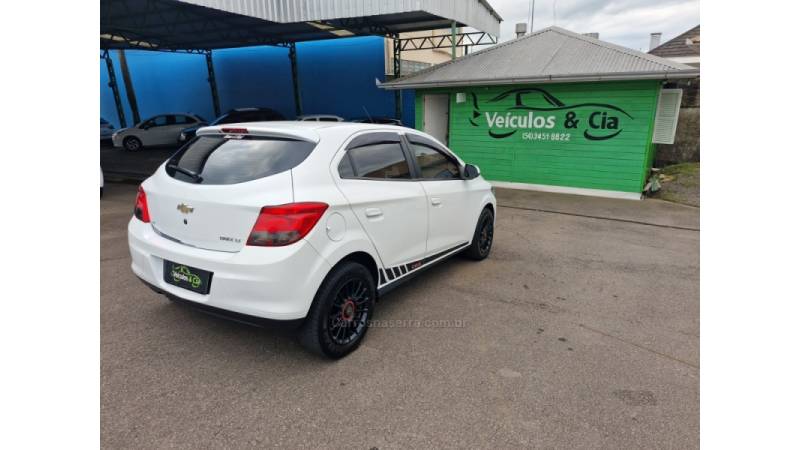 CHEVROLET - ONIX - 2012/2013 - Branca - R$ 45.800,00