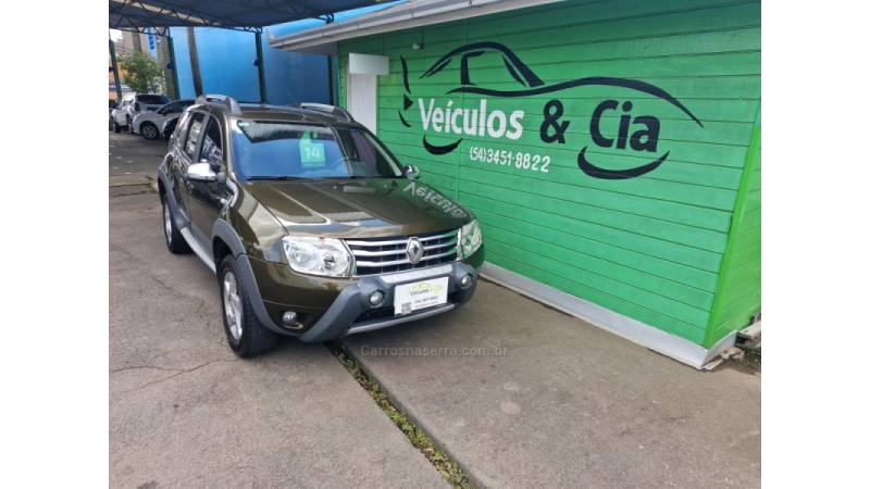 RENAULT - DUSTER - 2013/2014 - Verde - R$ 61.000,00