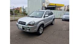 HYUNDAI - TUCSON - 2009/2010 - Prata - R$ 45.000,00