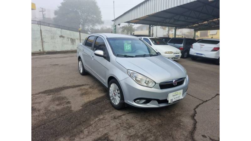 FIAT - GRAND SIENA - 2014/2015 - Prata - R$ 45.300,00