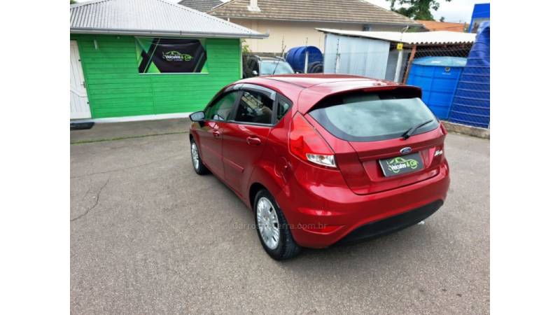 FORD - FIESTA - 2017/2017 - Vermelha - R$ 54.800,00