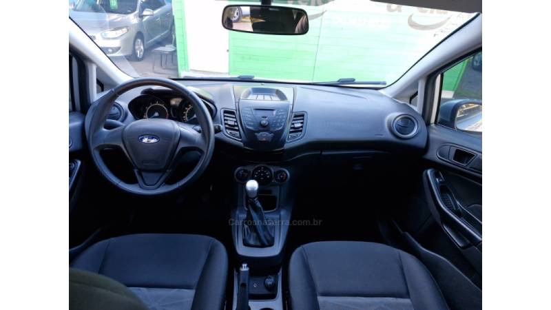 FORD - FIESTA - 2013/2014 - Prata - R$ 46.500,00