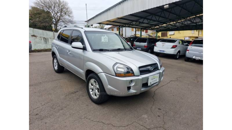 HYUNDAI - TUCSON - 2009/2010 - Prata - R$ 45.000,00