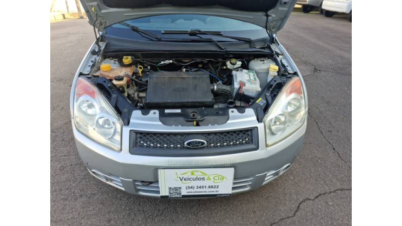 FORD - FIESTA - 2009/2010 - Prata - R$ 28.900,00