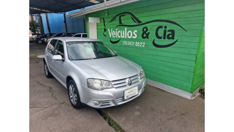 VOLKSWAGEN - GOLF - 2009/2010 - Prata - R$ 48.800,00