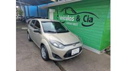 FORD - FIESTA - 2013/2014 - Prata - R$ 34.800,00