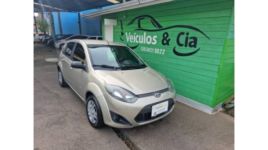 FORD - FIESTA - 2013/2014 - Prata - R$ 34.800,00