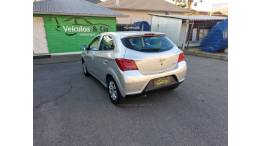 CHEVROLET - ONIX - 2016/2017 - Prata - R$ 55.000,00