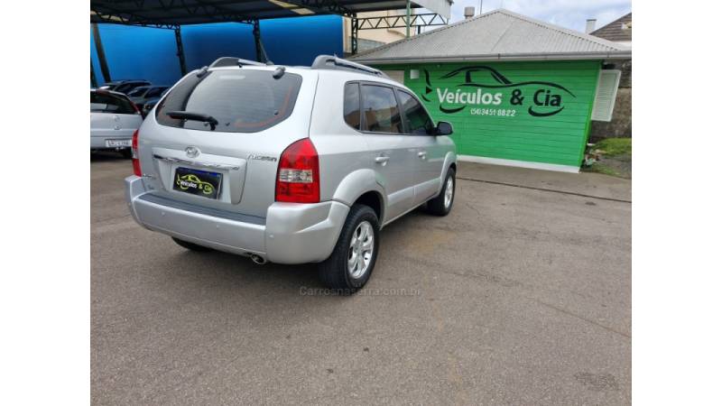HYUNDAI - TUCSON - 2009/2010 - Prata - R$ 45.000,00