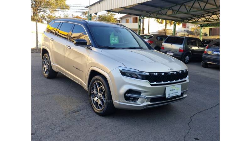 JEEP - COMMANDER - 2021/2022 - Dourada - R$ 187.500,00