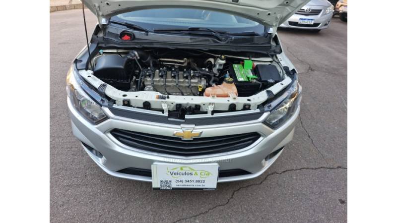 CHEVROLET - ONIX - 2016/2017 - Prata - R$ 55.000,00