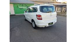 CHEVROLET - SPIN - 2015/2016 - Branca - R$ 60.000,00