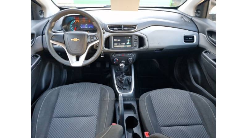 CHEVROLET - ONIX - 2016/2017 - Prata - R$ 55.000,00
