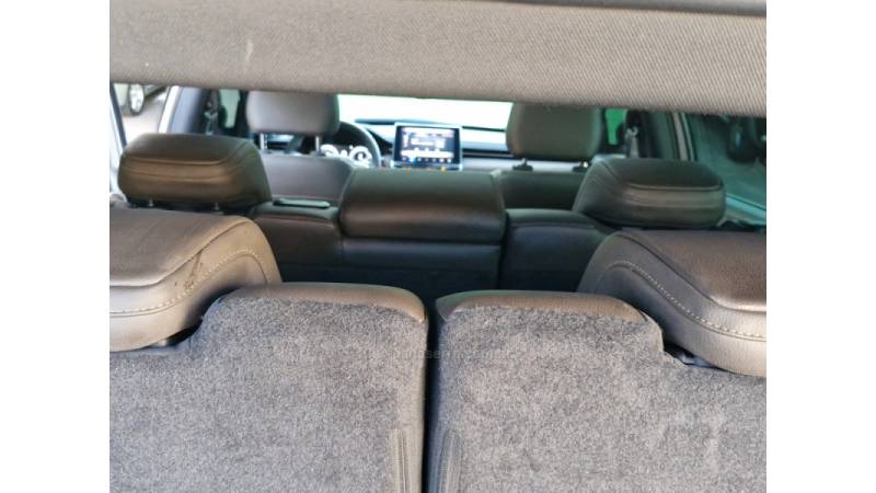 JEEP - COMMANDER - 2021/2022 - Dourada - R$ 187.500,00