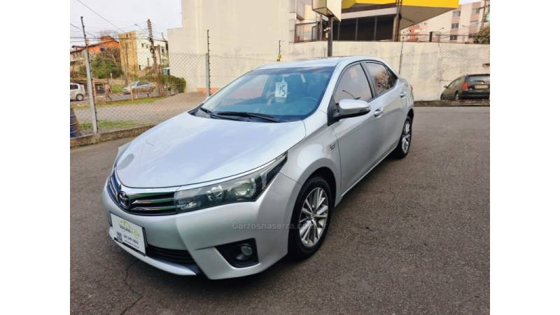 TOYOTA - COROLLA - 2015/2015 - Prata - R$ 88.000,00