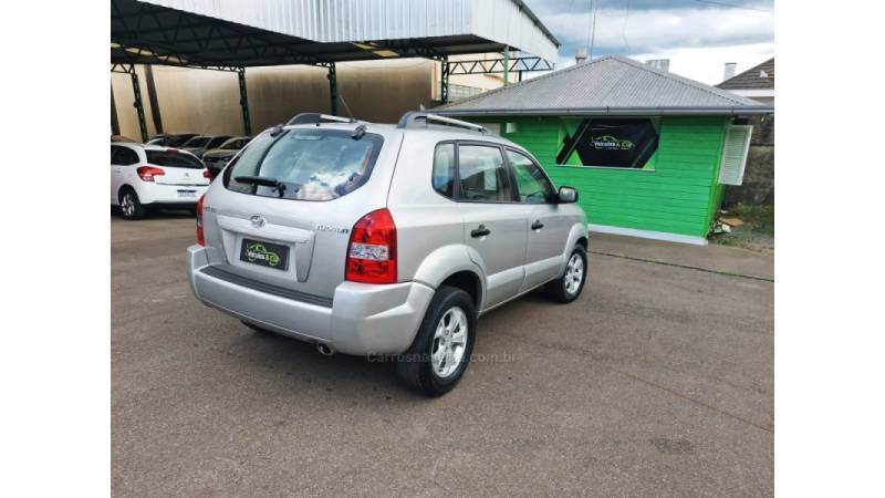 HYUNDAI - TUCSON - 2009/2010 - Bege - R$ 42.000,00