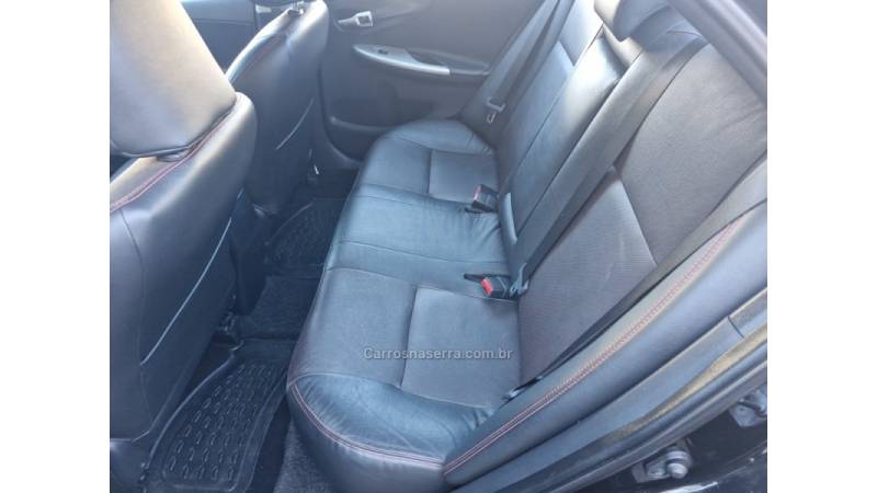 TOYOTA - COROLLA - 2013/2014 - Preta - R$ 76.000,00