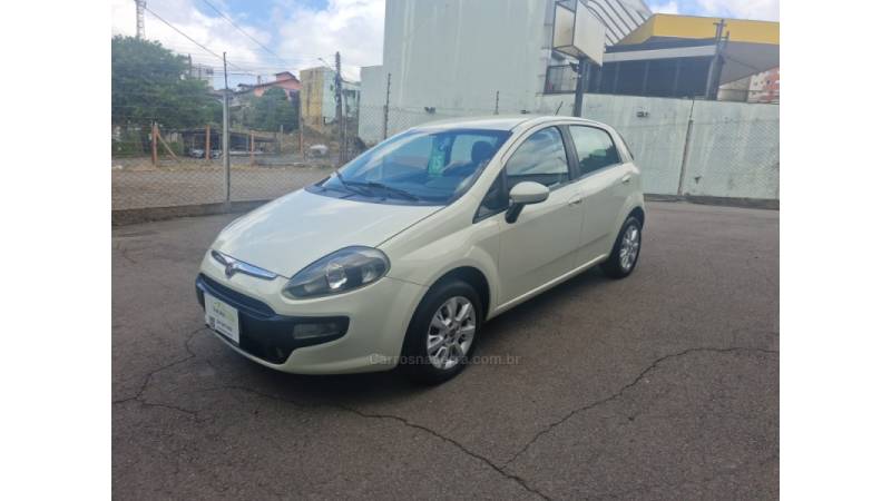 FIAT - PUNTO - 2014/2015 - Branca - R$ 45.500,00
