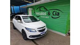 CHEVROLET - ONIX - 2012/2013 - Branca - R$ 45.800,00