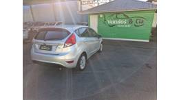 FORD - FIESTA - 2013/2014 - Prata - R$ 46.500,00