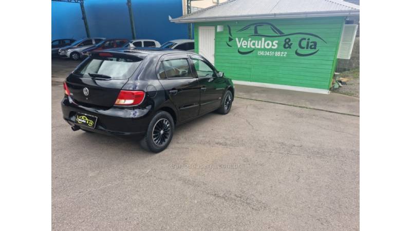 VOLKSWAGEN - GOL - 2010/2011 - Preta - R$ 28.800,00