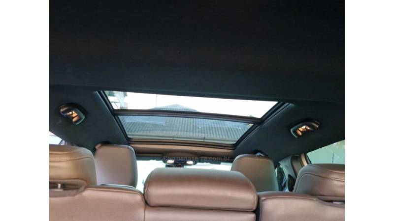JEEP - COMMANDER - 2021/2022 - Dourada - R$ 187.500,00