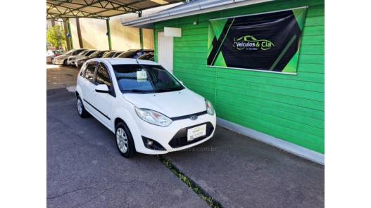 FORD - FIESTA - 2013/2014 - Branca - R$ 33.900,00