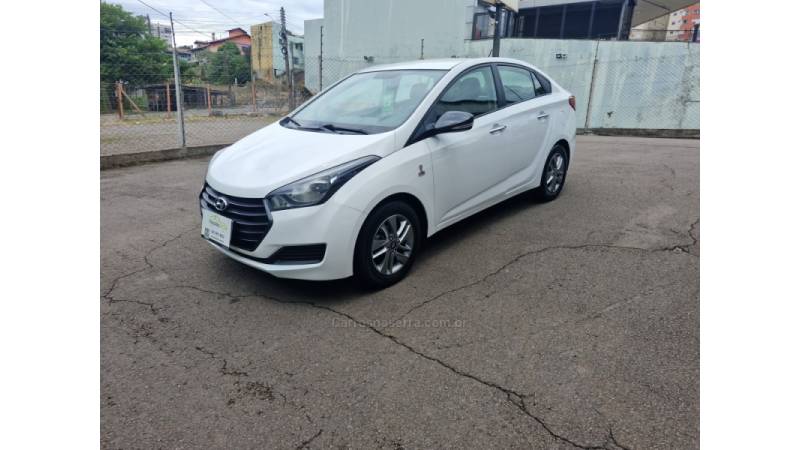 HYUNDAI - HB20S - 2018/2019 - Branca - R$ 75.500,00