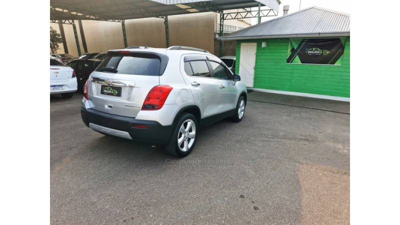 CHEVROLET - TRACKER - 2014/2015 - Prata - R$ 72.000,00