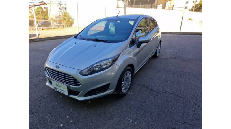 FORD - FIESTA - 2013/2014 - Prata - R$ 46.500,00