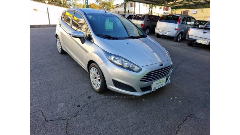FORD - FIESTA - 2013/2014 - Prata - R$ 46.500,00