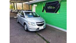 CHEVROLET - ONIX - 2017/2018 - Prata - R$ 50.000,00