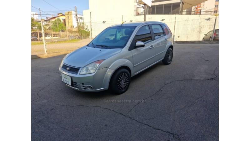 FORD - FIESTA - 2009/2010 - Prata - R$ 28.900,00